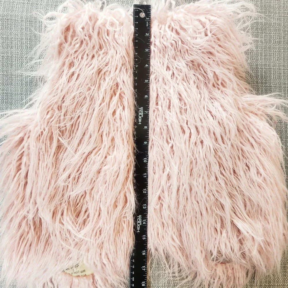 Fashionable Boutique Girls Size 100  4T Pink Faux Fur Vest Shaggy Glam